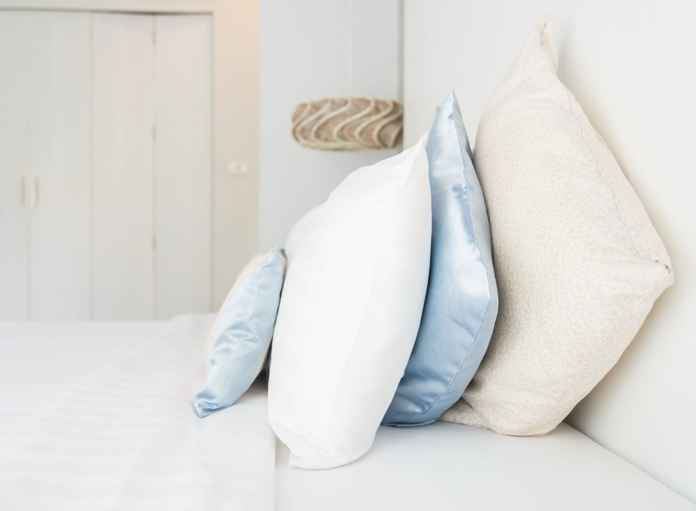 5 Best Pillowcases for Seborrheic Dermatitis: Price, Materials, Pros & Cons