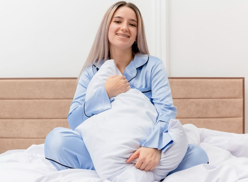 3 Best Pillowcases for Menopause: Materials, Cost, Pros & Cons