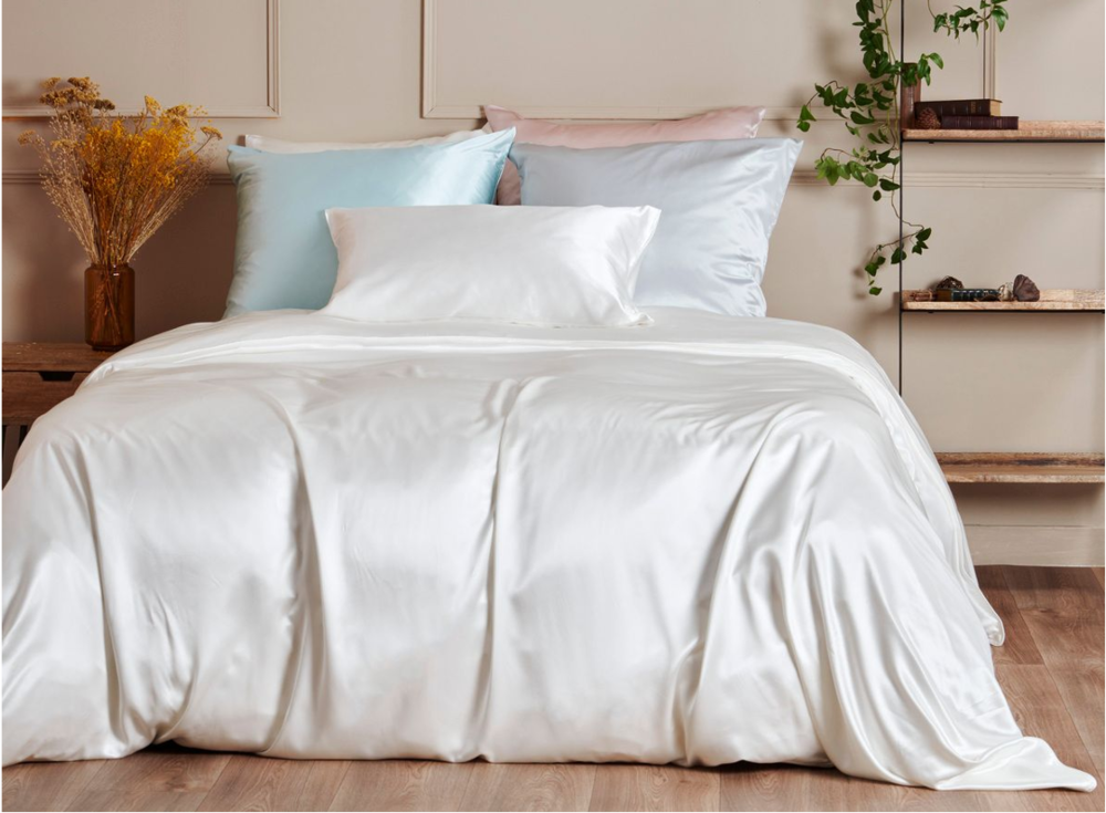 Mulberry Silk vs Charmeuse Silk: Key Differences & How to Choose The Right Fabric