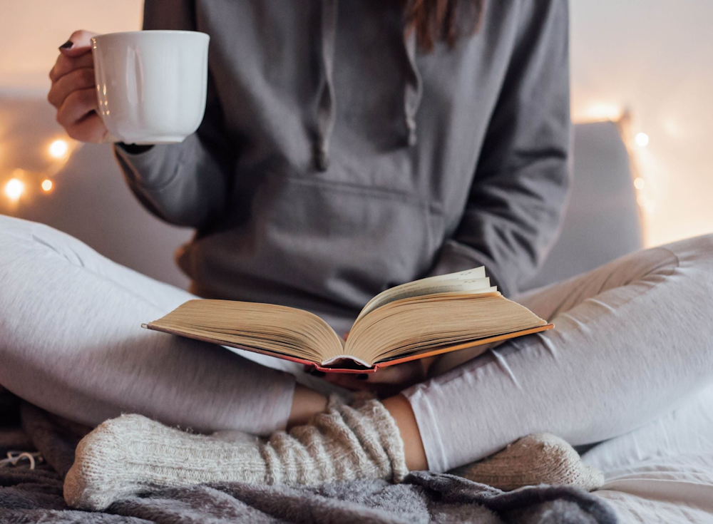 5 Gift Ideas for Girls Who Love Books: Unique & Inexpensive Options (with Prices!)