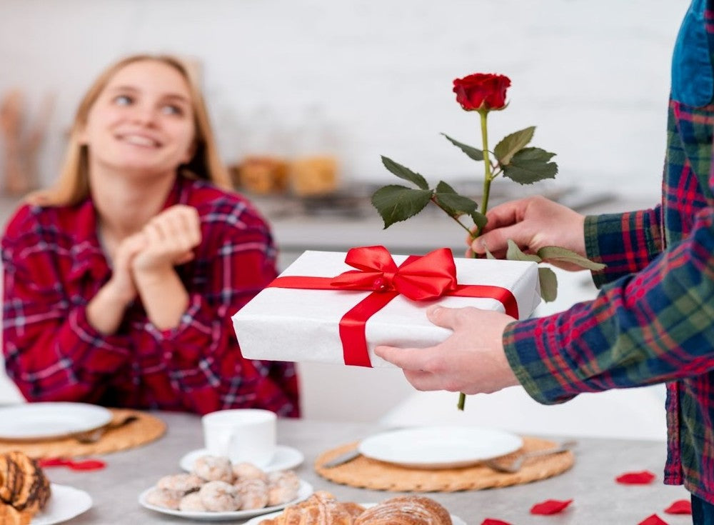 Top 4 Unique 2nd Wedding Anniversary Gifts for Wife: Fresh 2026 Ideas