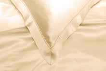 Load image into Gallery viewer, Closeup of the detailing of Oxford Silk Pillowcase and sheets