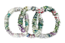 Load image into Gallery viewer, IGARD-slim-silk-scrunchies_96585e42-e8a2-469e-9724-0a0a7d036c9c.jpg