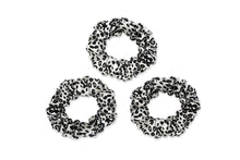 Load image into Gallery viewer, Leopard-silk-scrunchies-STD-1500.jpg
