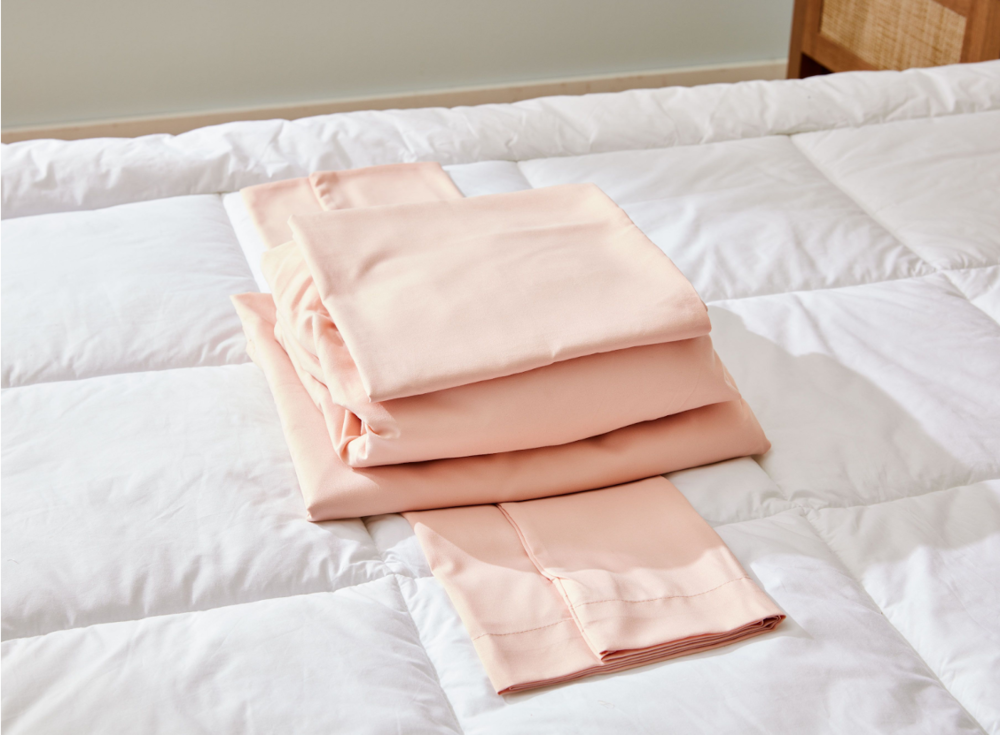 How to Fold Silk Flat Sheets Neatly: Fast & Easy Tips