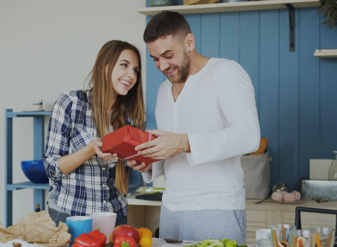 Top 4 Gifts for Minimalist Men: Quality Ideas & Prices