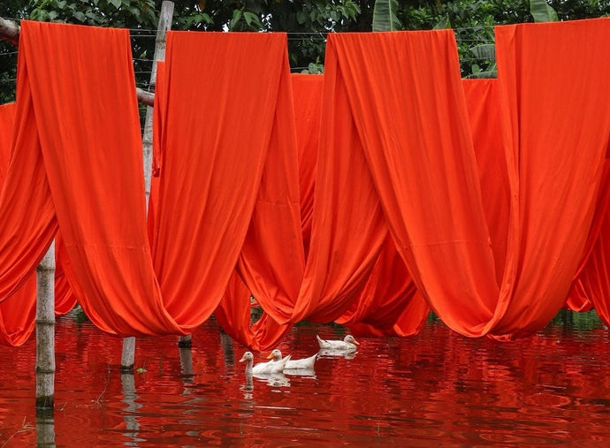 How Silk is Dyed: Processes, Safety & Sustainability