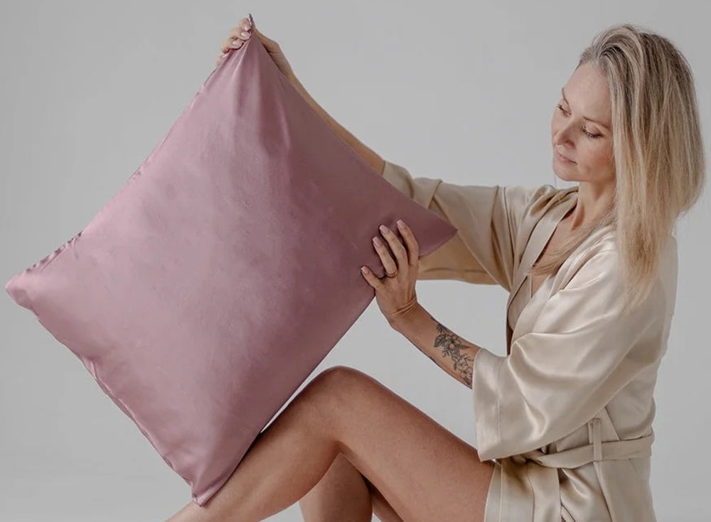 19 vs. 22 Momme Silk Pillowcases: Differences, Benefits & Is The Upgrade Worth It?