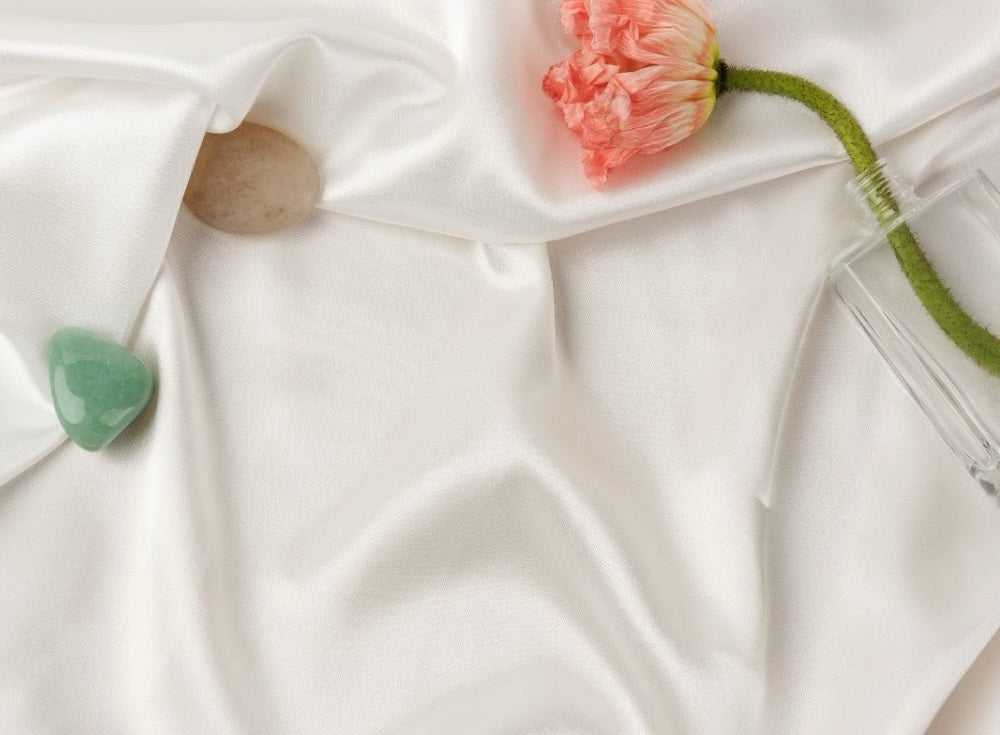 Piglet in Bed vs Bedfolk vs Mayfairsilk: Which Bed Linen is Better for Sleep?