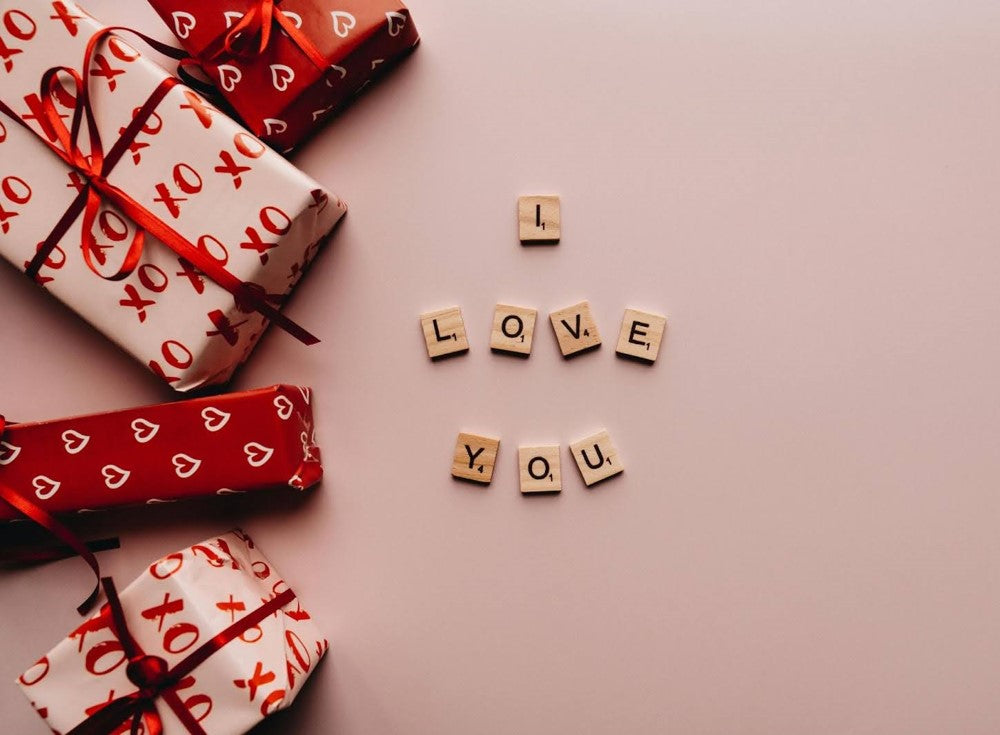 Top 4 Unusual 14th Wedding Anniversary Gift Ideas for Him: Fresh Ideas