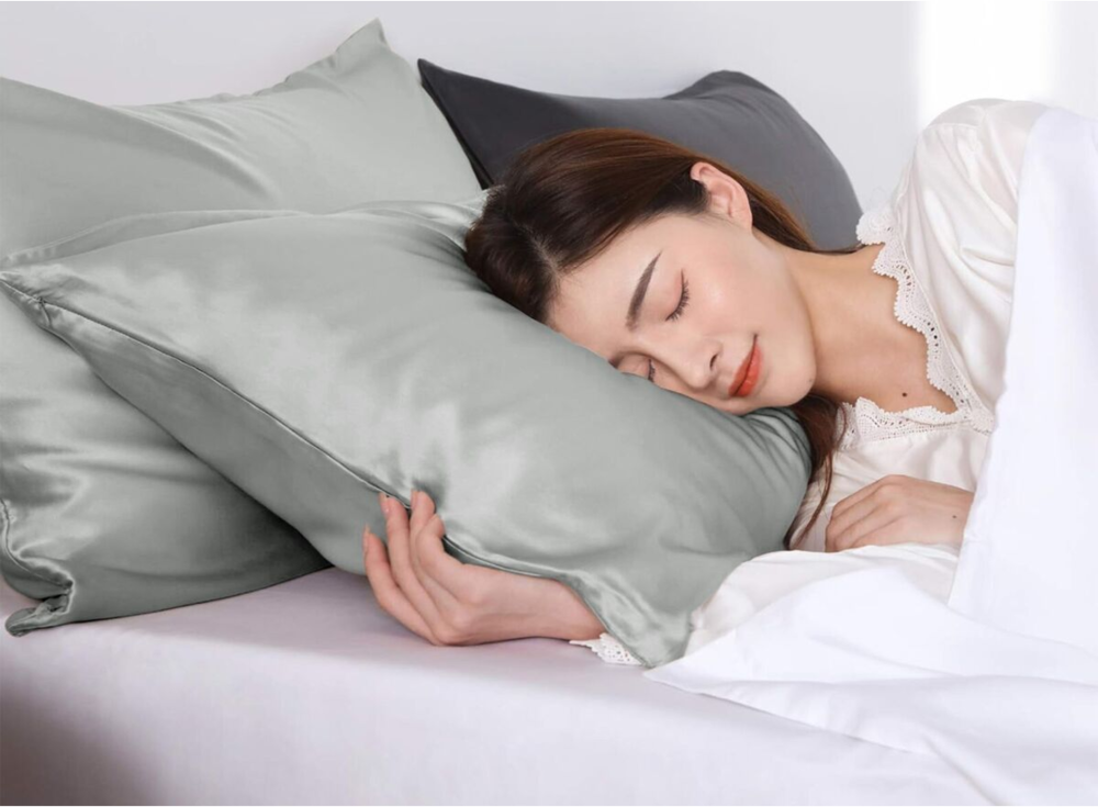What's The Best Pillowcase For Acne? Top Materials That Won't Collect Sweat