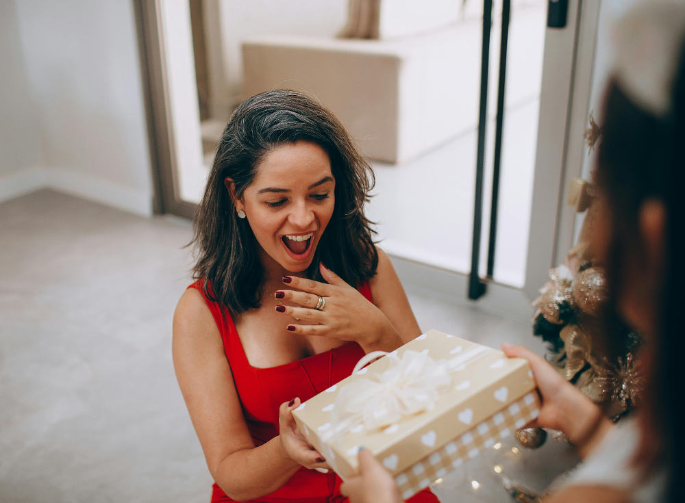 Top 6 Unusual 40th Wedding Anniversary Gifts For Friends: 2025–2026 Ideas