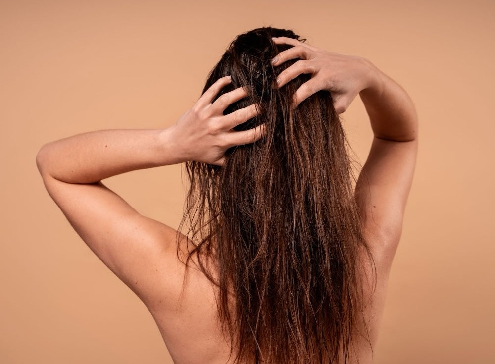 Silk Pillowcases for Greasy Hair: Benefits & Material Tips