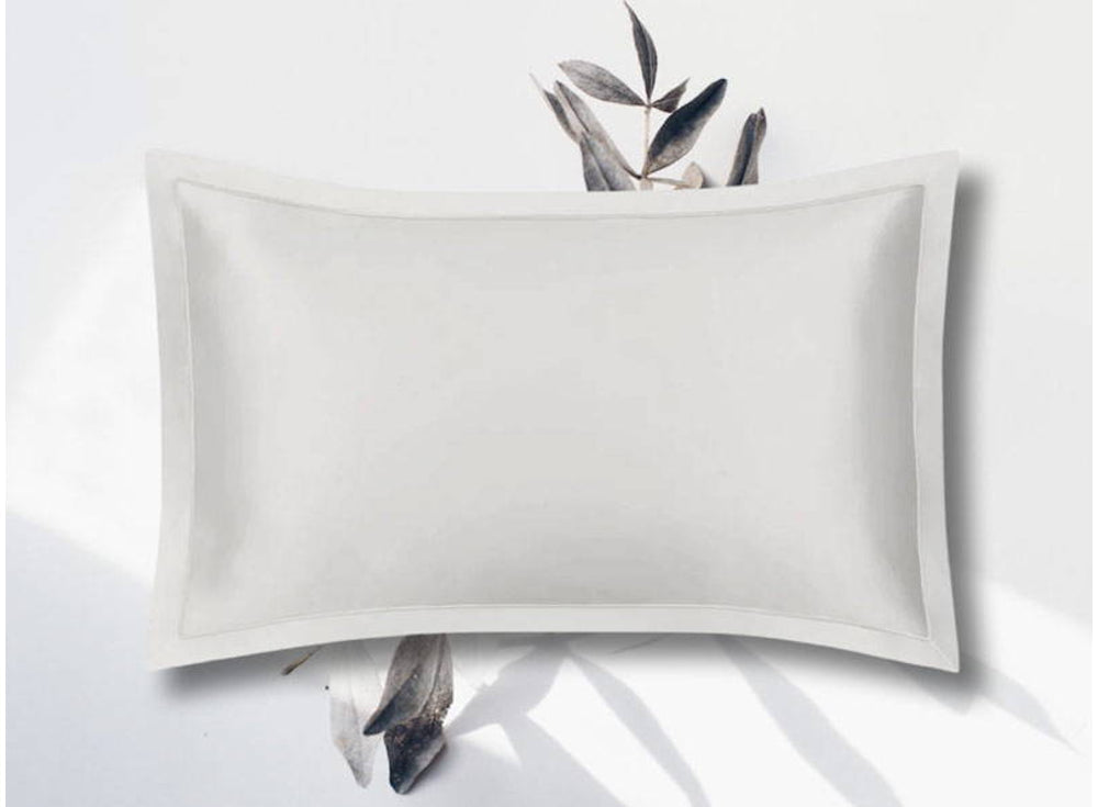 Why Choose a Grey Silk Pillowcase for an Opulent and Restorative Sleep?