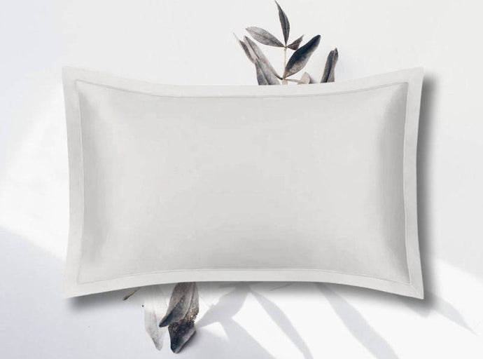 Why Choose a Grey Silk Pillowcase for an Opulent and Restorative Sleep?