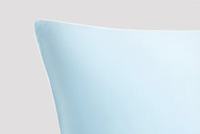 Laden Sie das Bild in den Galerie-Viewer, Pastel Blue Pure Silk Pillowcase
