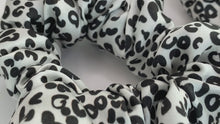 Load and play video in Gallery viewer, Leopard Silk Scrunchies Set
