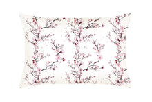 Laden Sie das Bild in den Galerie-Viewer, Cherry Blossom Pure Silk Pillowcase
