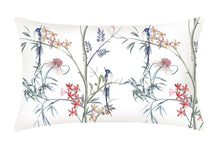 Laden Sie das Bild in den Galerie-Viewer, Hummingbird Pure Silk Pillowcase
