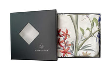 Cargar imagen en el visor de la galería, Hummingbird Pure Silk Cushion Cover - MayfairSilk

