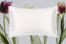 Load image into Gallery viewer, Ivory &amp; Damask Oxford Pure Silk Pillowcase

