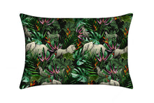 Laden Sie das Bild in den Galerie-Viewer, Jungle Pure Silk Pillowcase
