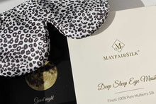 Laden Sie das Bild in den Galerie-Viewer, Leopard Silk Sleep Mask and Slim Hair Ties Gift Set - MayfairSilk
