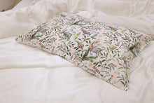 Load image into Gallery viewer, Christmas Pure Silk Pillowcase
