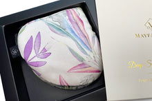 Laden Sie das Bild in den Galerie-Viewer, Iridescent Garden Silk Sleep Mask and Silk Hair Ties Gift Set - MayfairSilk
